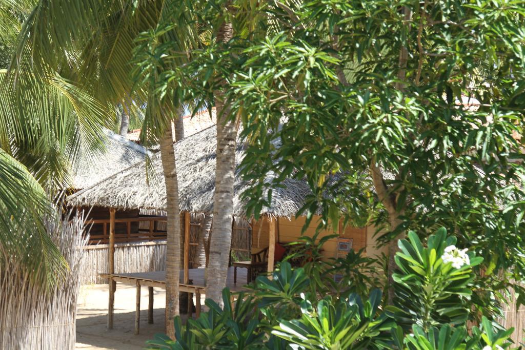 Cocodance Kitesurfing Resort Kalpitiya Bagian luar foto