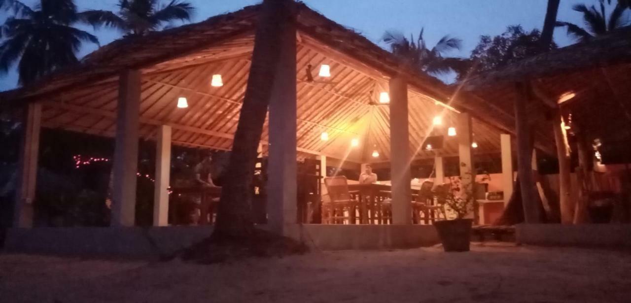 Cocodance Kitesurfing Resort Kalpitiya Bagian luar foto